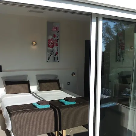 Perle De La Bed & Breakfast Saint Aygulf