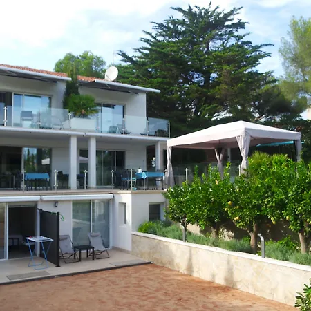 Perle De La Bed & Breakfast