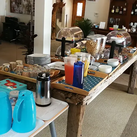 Perle De La Mer Bed & Breakfast 4*