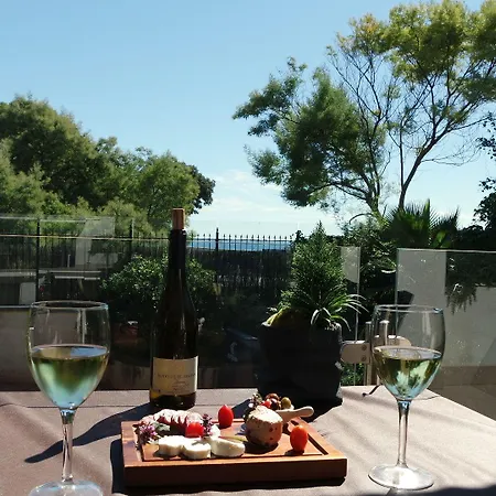 Perle De La Bed and breakfast